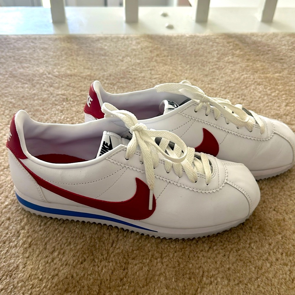 Gently used Nike shoes